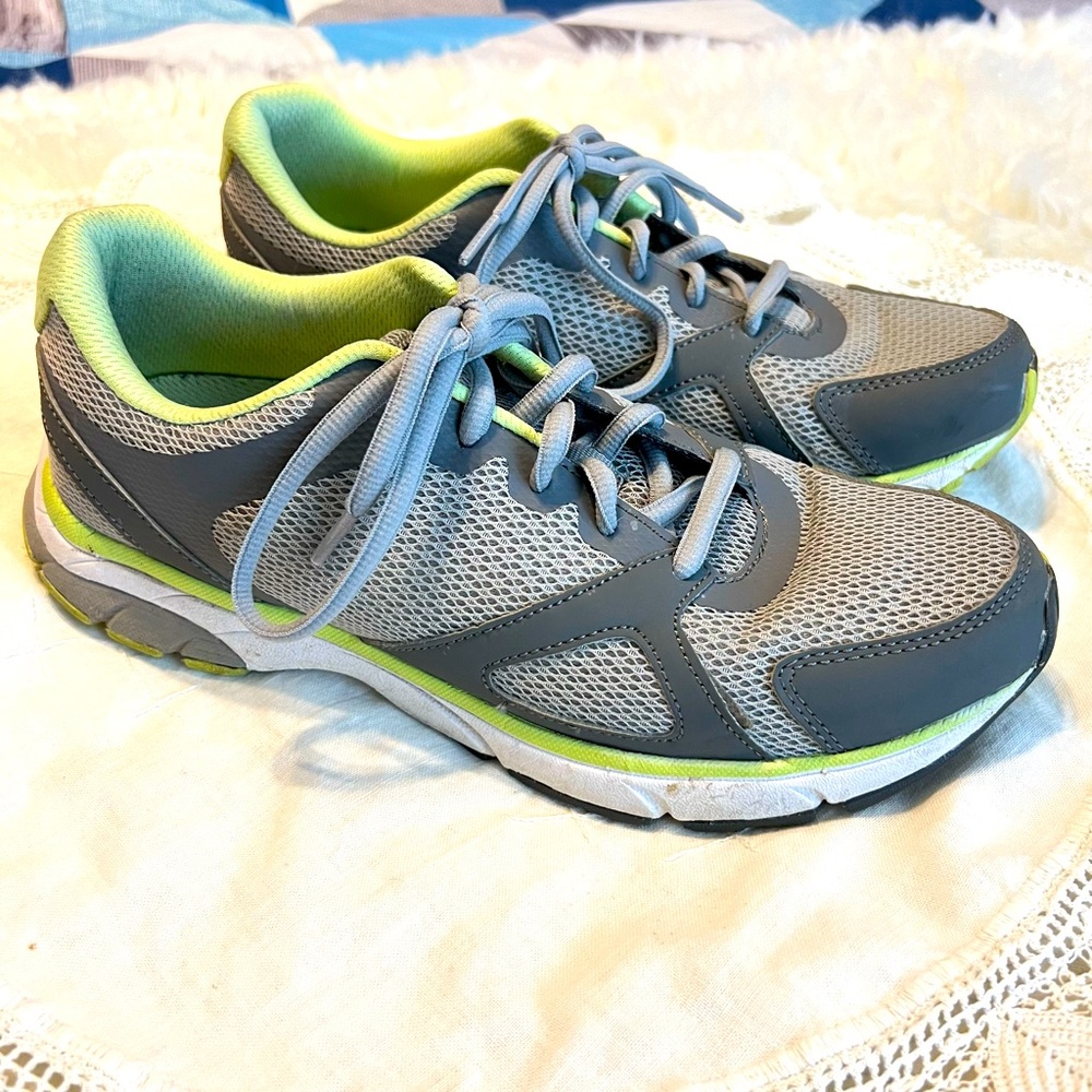 Vionic Sneakers Women’s Size 8.5 Gray Lime